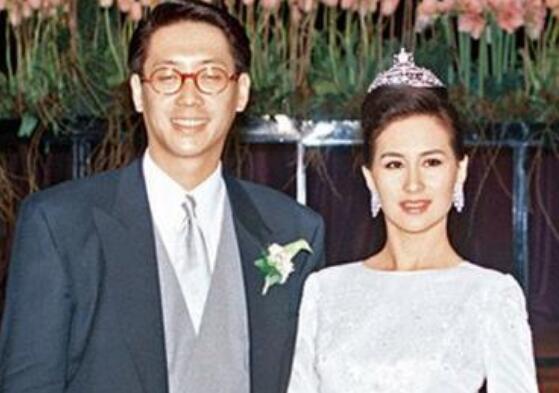 何超琼年轻时图片比李嘉欣美 许晋亨离婚因何超琼不能生育吗